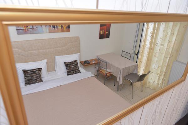 Hotel Mideia Levádeia Zewnętrze zdjęcie